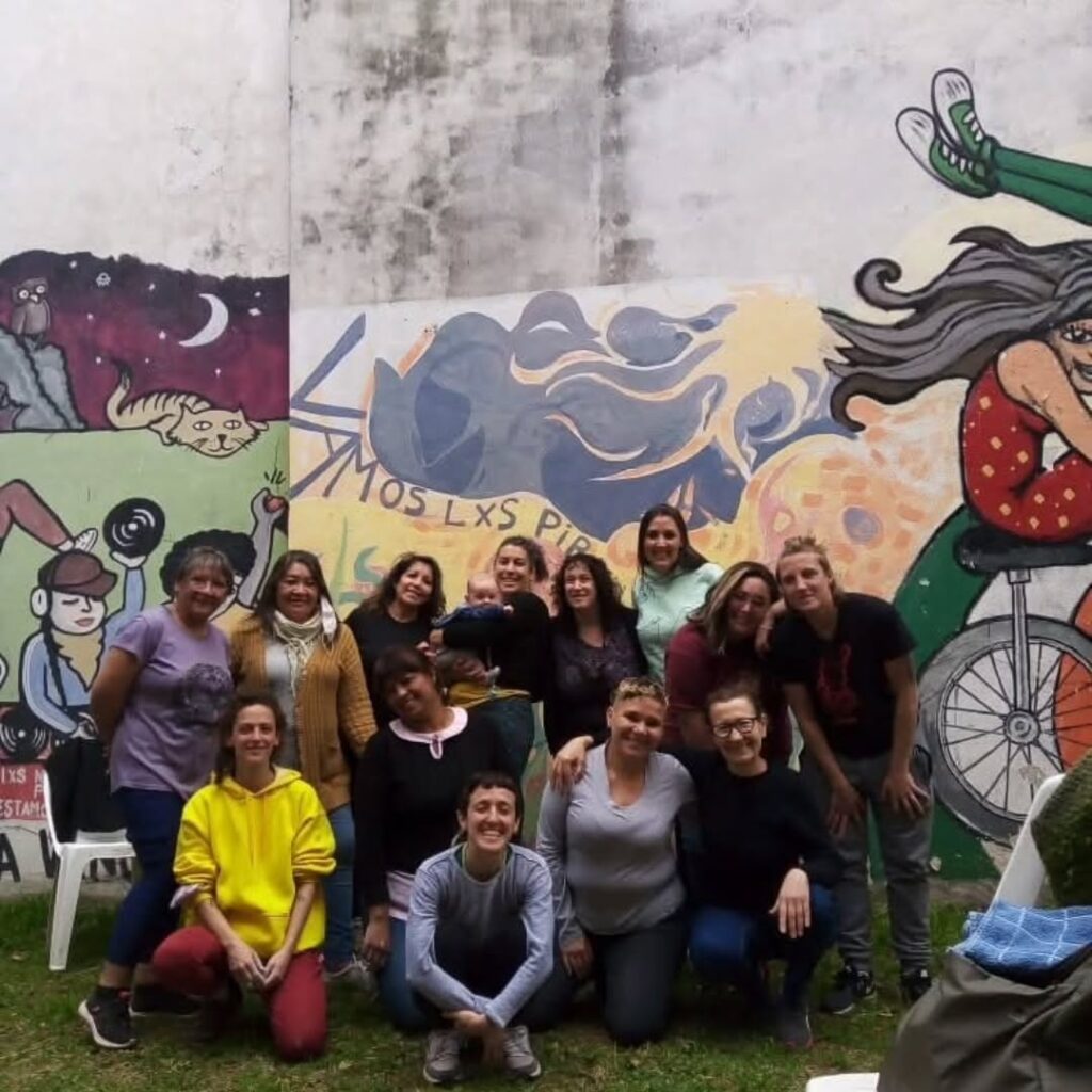 Organizaciones feministas: dos experiencias del oeste