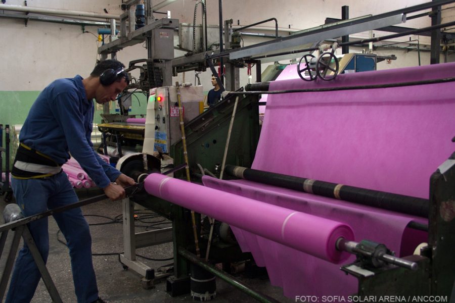 Fotos en la Fabrica Scalter, industria textil, en Paso del Rey. Solari. Anccom